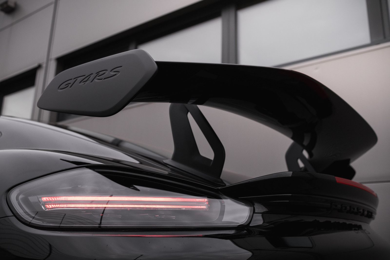 Fahrzeugabbildung Porsche 718 Cayman GT4 RS -Weissach-Kamera-Lift-PCCB