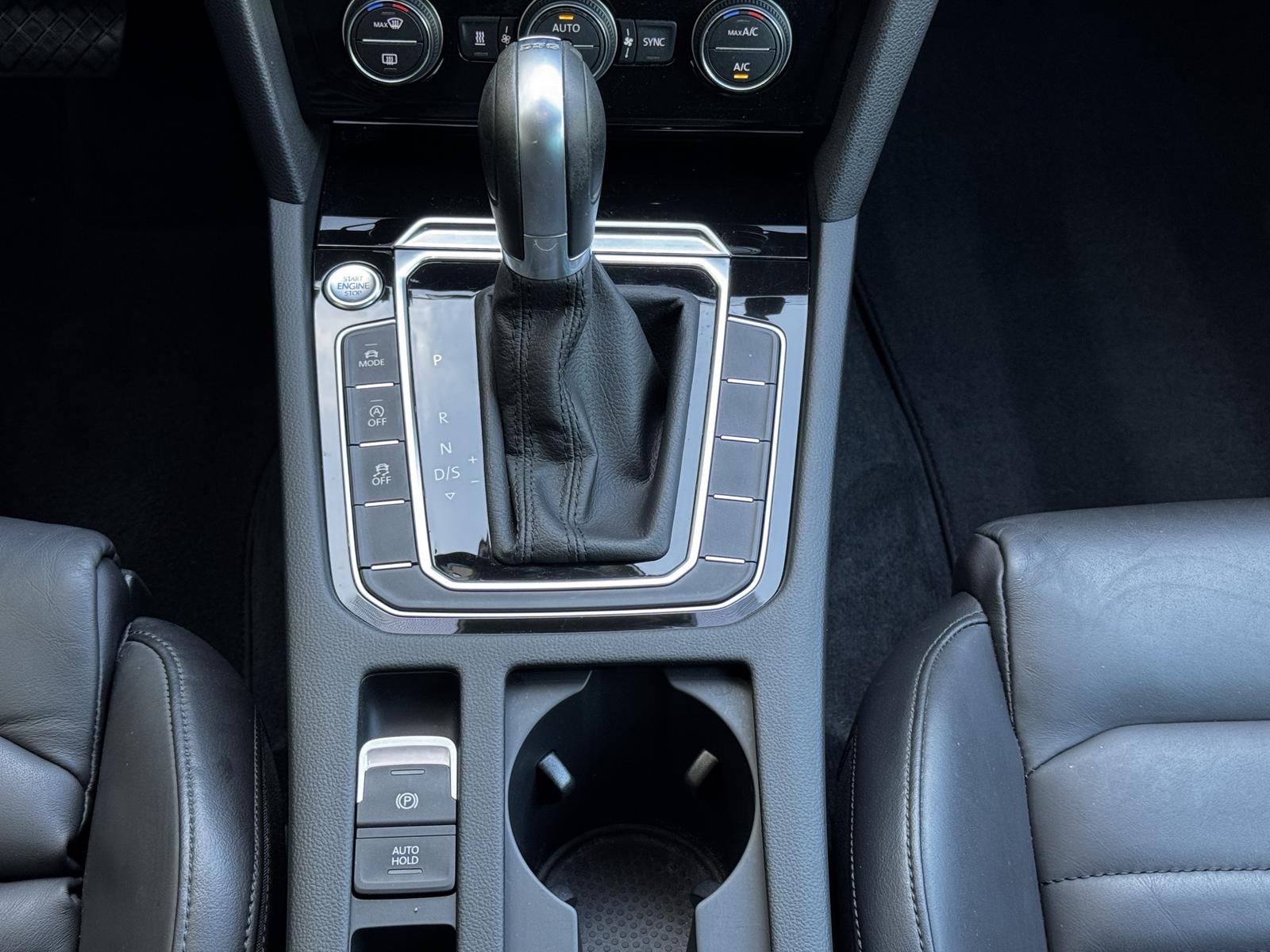 Volkswagen Passat Highline BI-Xenon ACC Kamera Navi Leder
