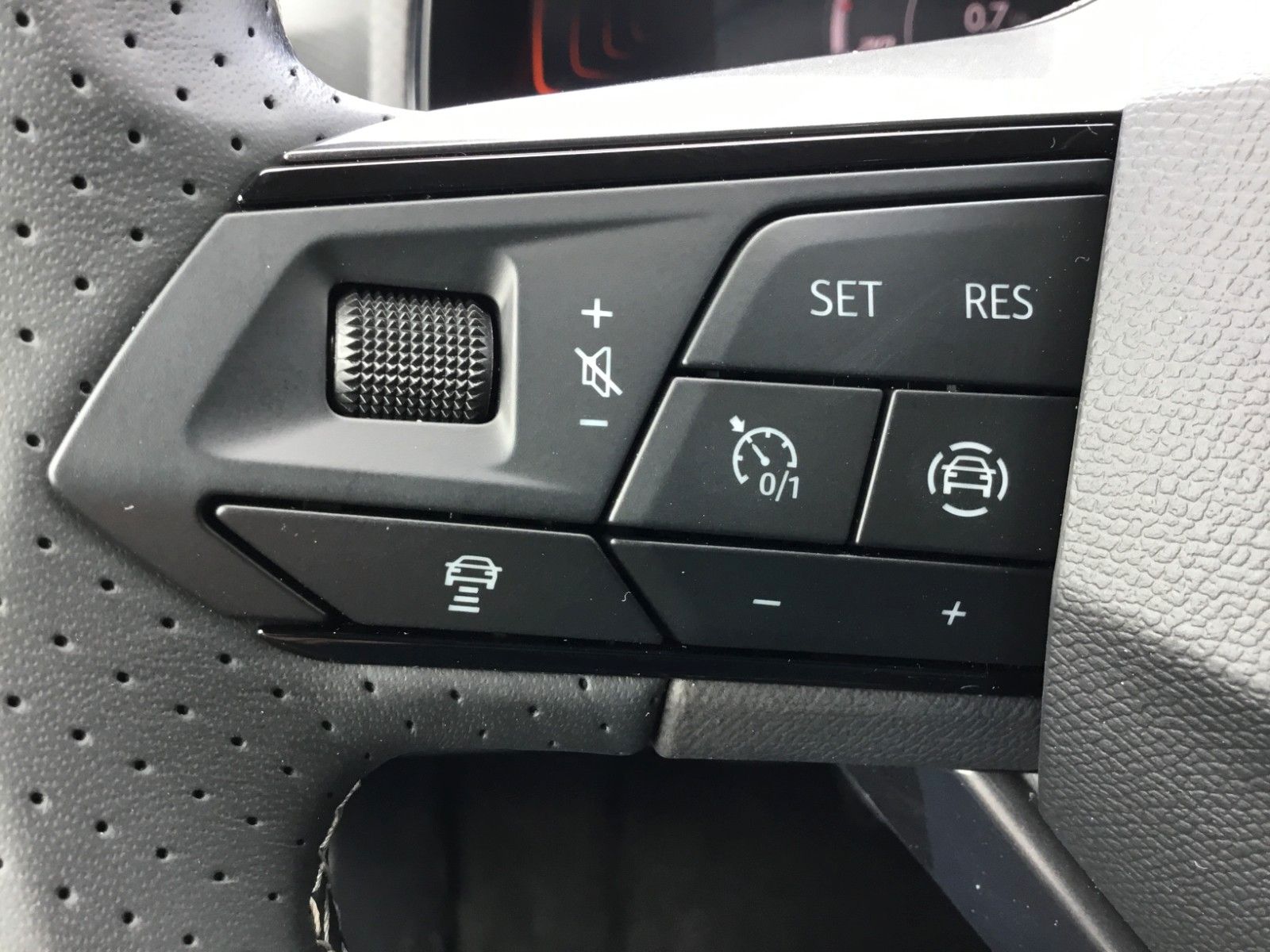 Fahrzeugabbildung SEAT Arona 1.0 TSI Style DSG+AHK+ACC+Navi+Kamera