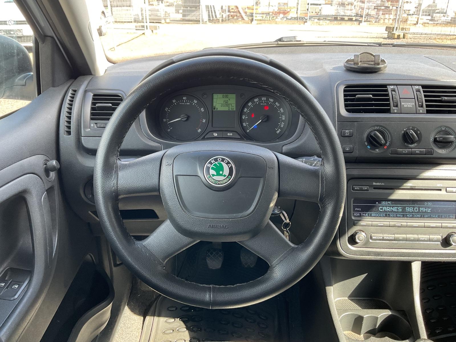Skoda Fabia 2010 — photo 8