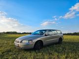 Volvo V70 2.4 BJ 2004 - Volvo V70 20V mit Benzin-Antrieb