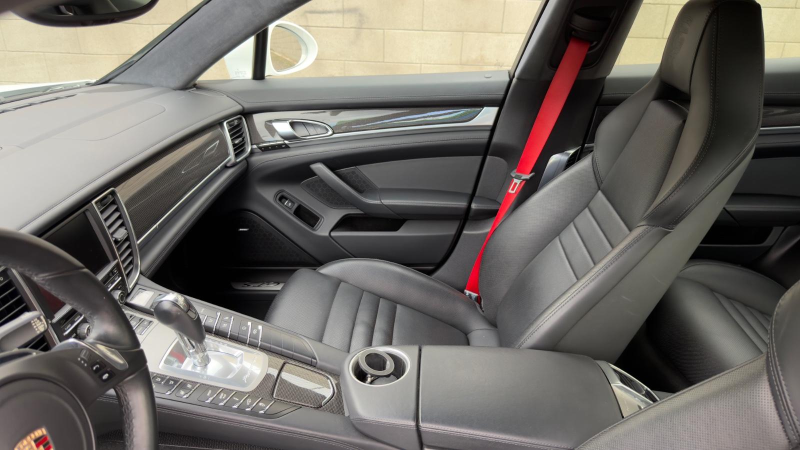 Porsche Panamera GTS GTS
