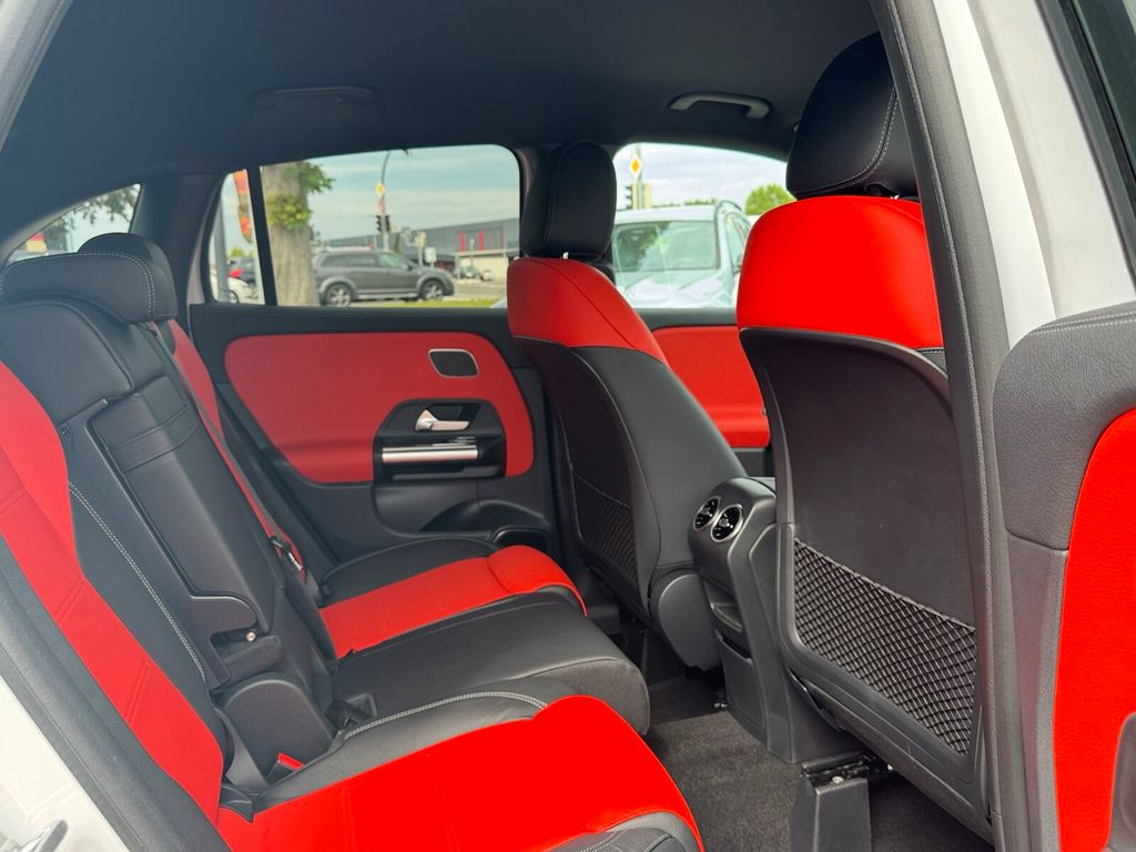 Mercedes-Benz GLA 220 d 4M AMG Premium Distro Burmester Leder