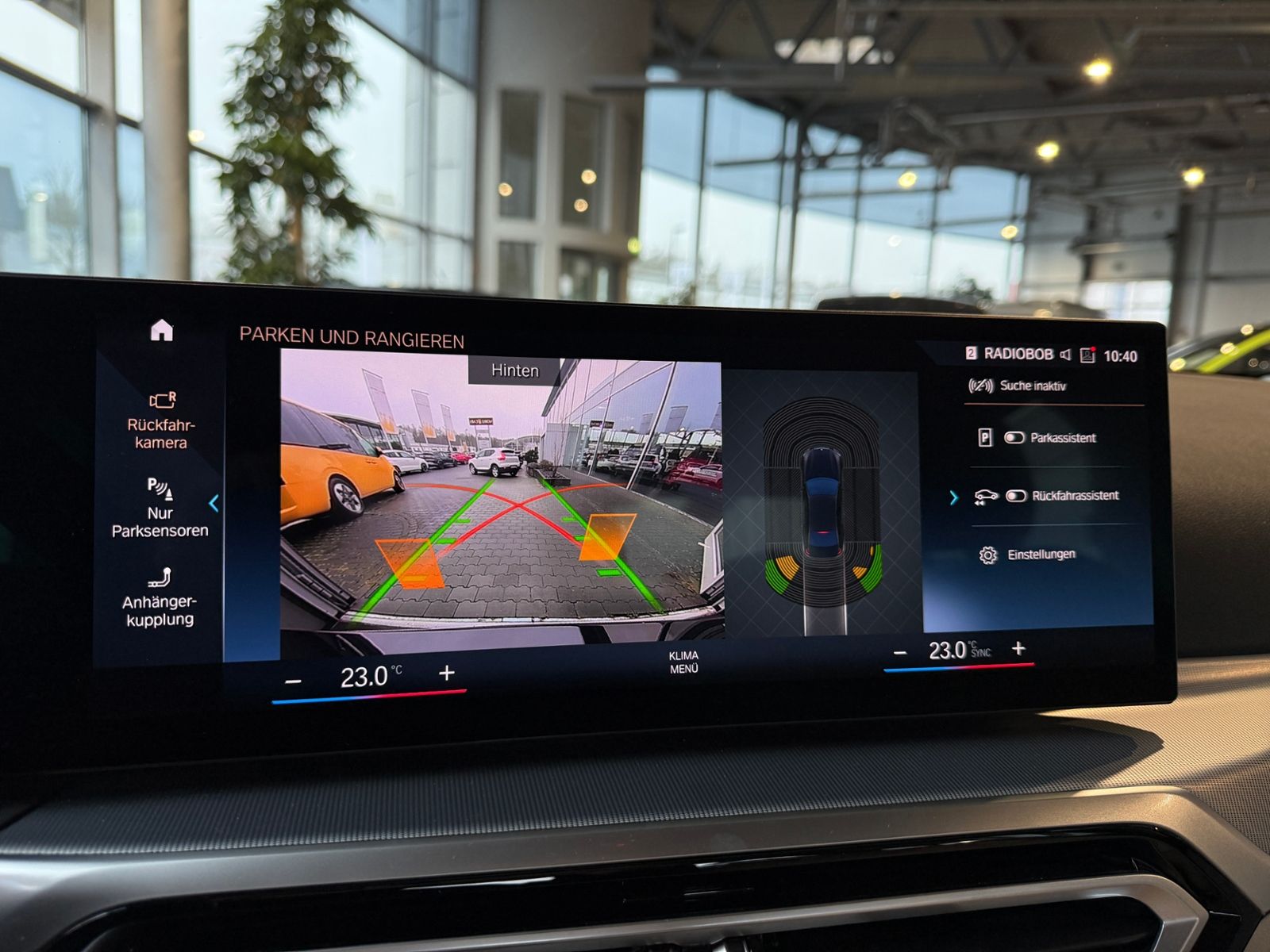 Fahrzeugabbildung BMW 320d Shadow Line AHK HUD KAM LED