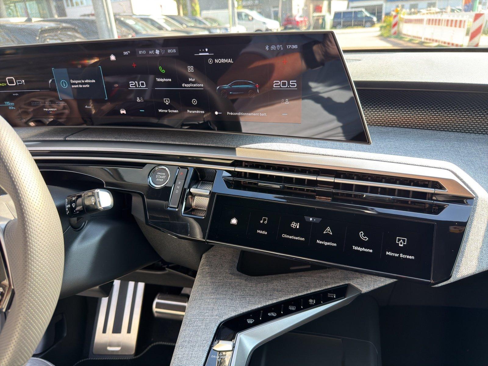Peugeot 3008 GT 210 Kam.+KeyLess+LED+Navi