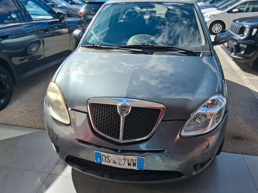 Lancia Ypsilon 1.3 MJT 75 CV Argento