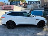Jaguar F-Pace 20d AWD Portfolio Automatik Portfolio - Jaguar F-Pace von privat