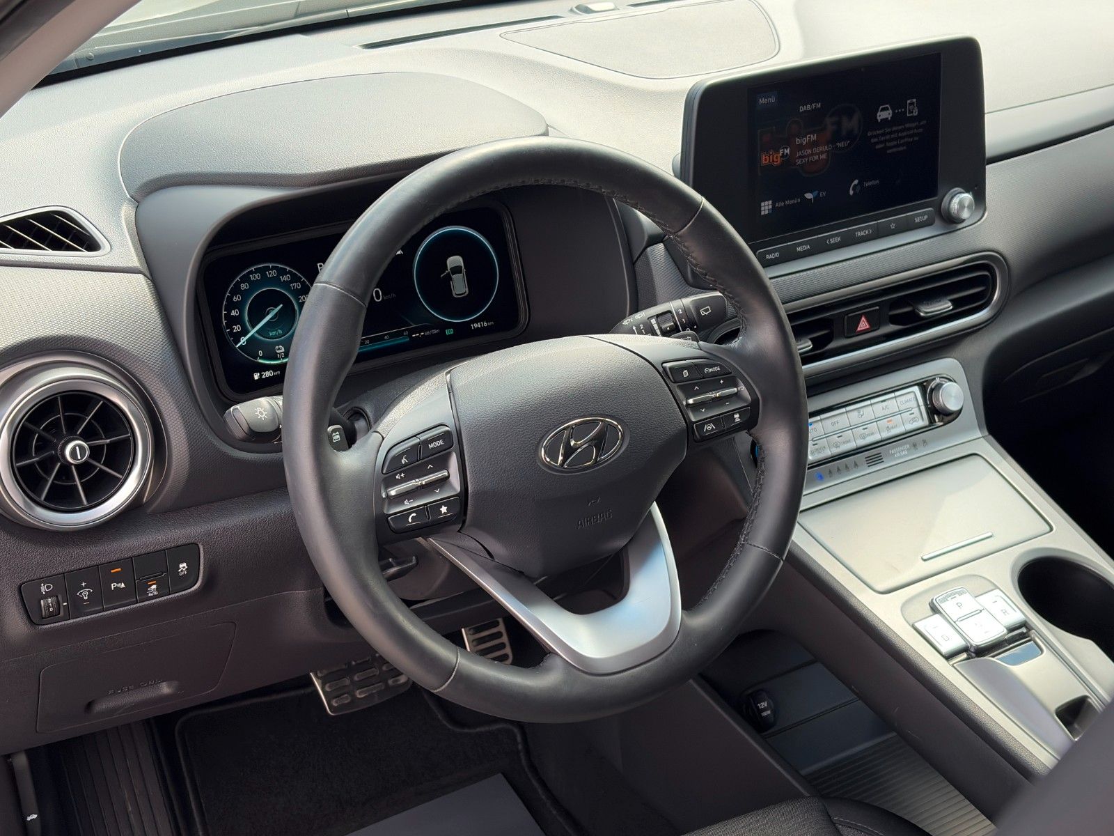 Fahrzeugabbildung Hyundai KONA E Trend SHZ LHZ ACC LKA LFA CarPl. LED WiFi