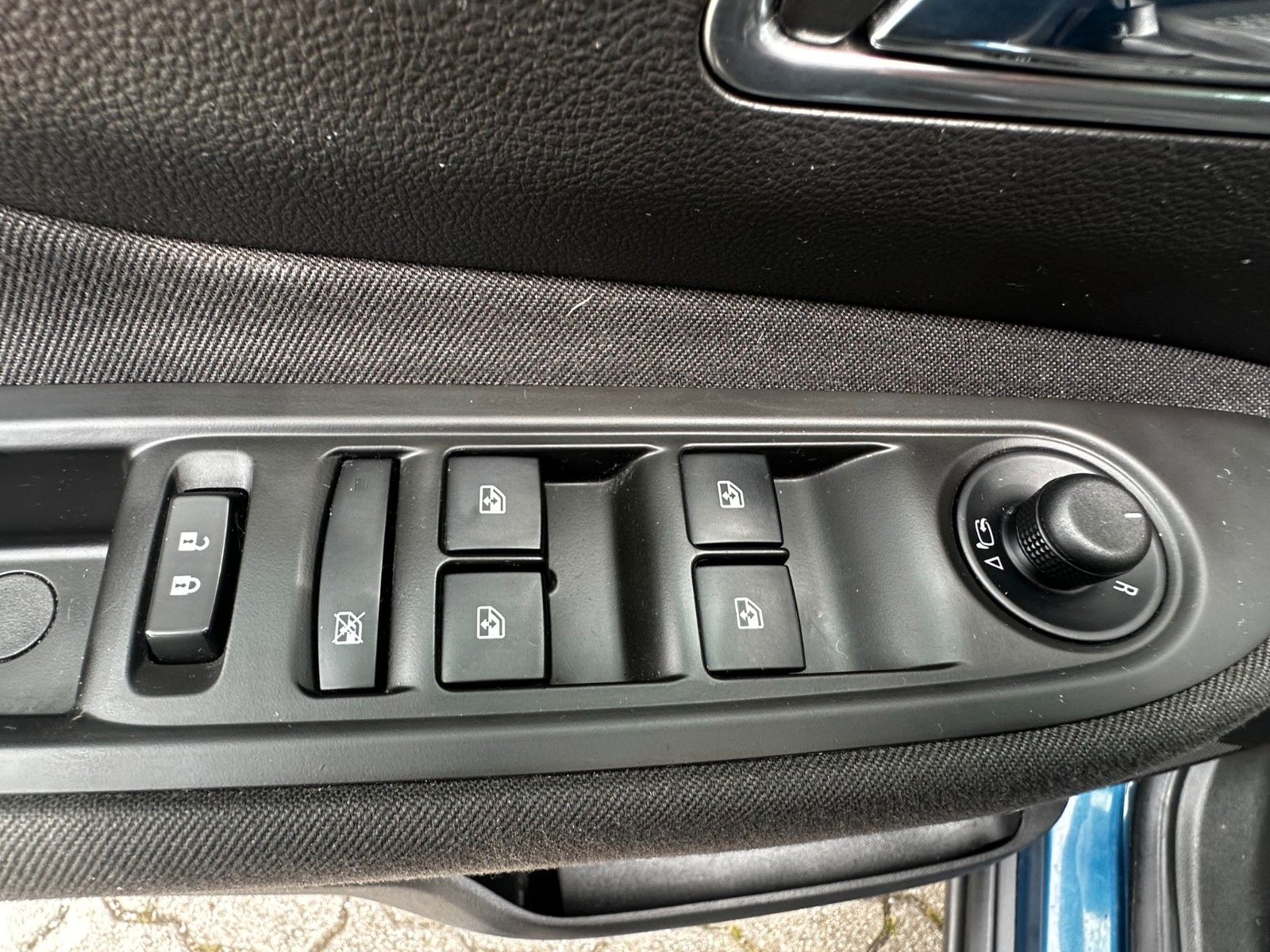 Fahrzeugabbildung Opel Mokka Edition ecoFlex