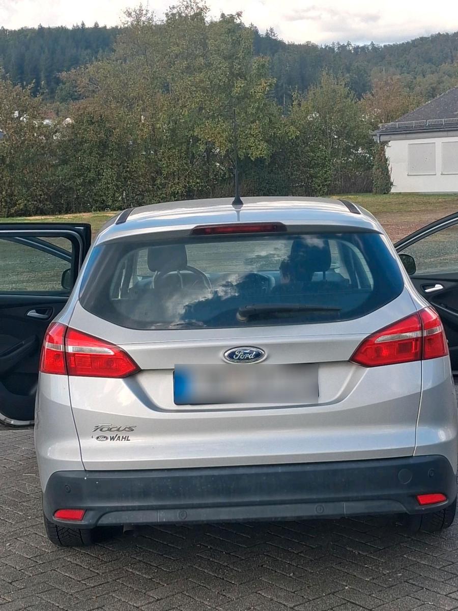 Ford Focus 2015 — rear view