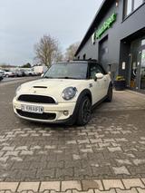 MINI Cooper S Cabrio - MINI Cooper S Cabrio aus 2011: Roadster