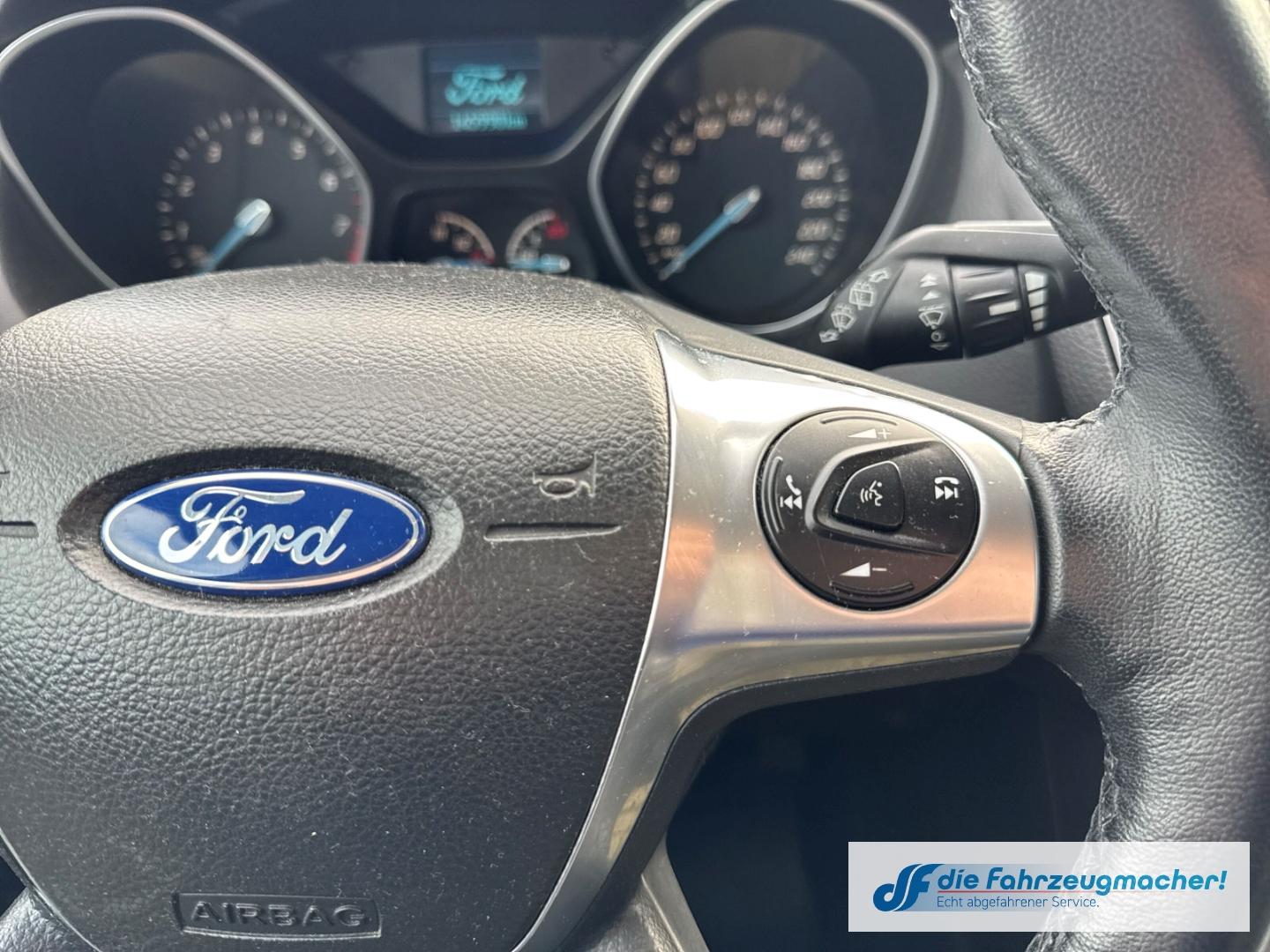 Ford Focus 2012 — photo 29