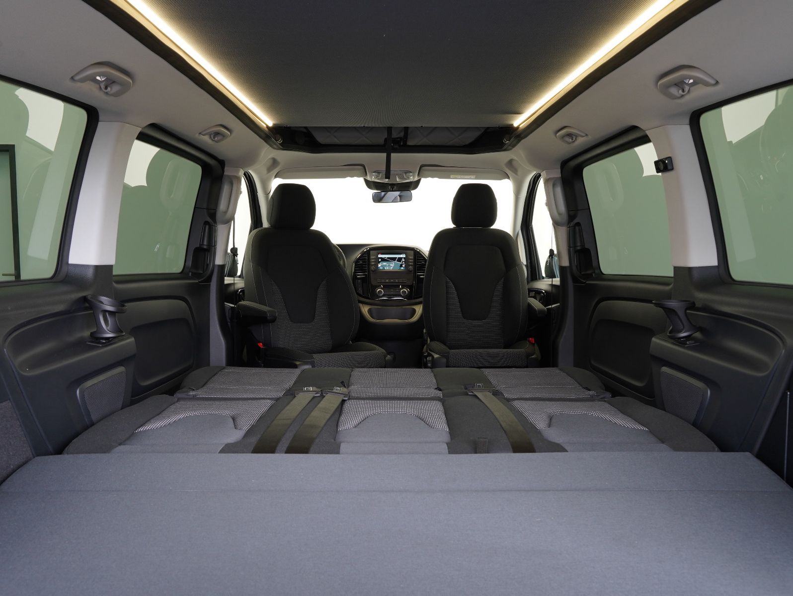 Fahrzeugabbildung Mercedes-Benz Vito Tourer 119 CDI Pro 4x4 lang PÖSSL VANSTAR
