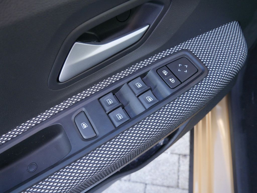 Fahrzeugabbildung Dacia Sandero Stepway Expression TCe 90