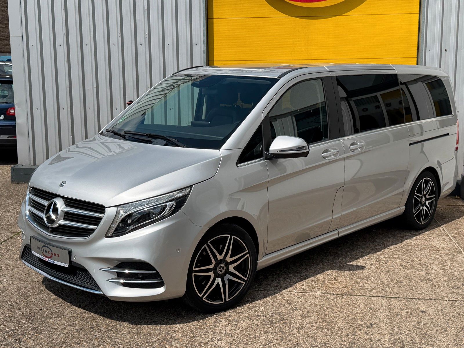 MERCEDES-BENZ V 250 d AVANTG. EDITI. lang Rollstuhlrampe AMG