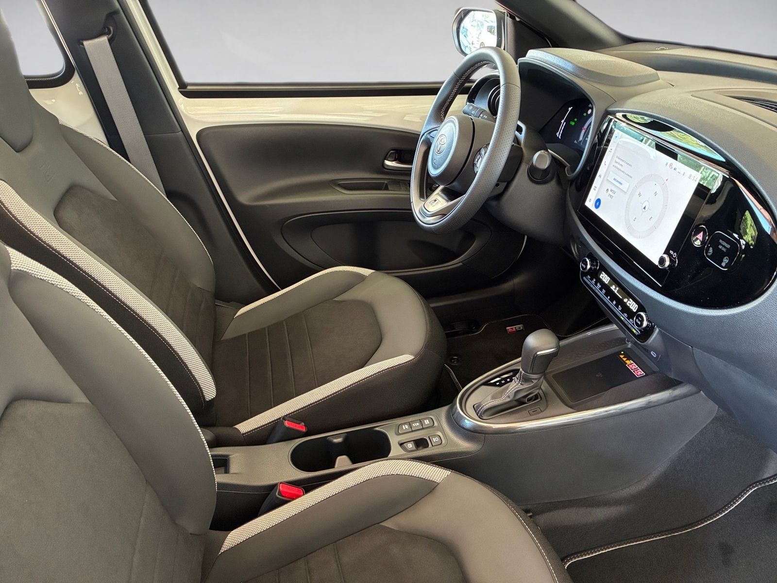 Fahrzeugabbildung Toyota Aygo X 1.5 GR SPORT m. Faltdach Kam.,LED,SHZ