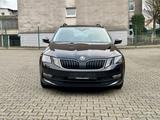 Skoda Octavia Combi DSG TÜV REIFEN NEU 8xALU - Skoda Octavia mit CNG-Antrieb: Kombi