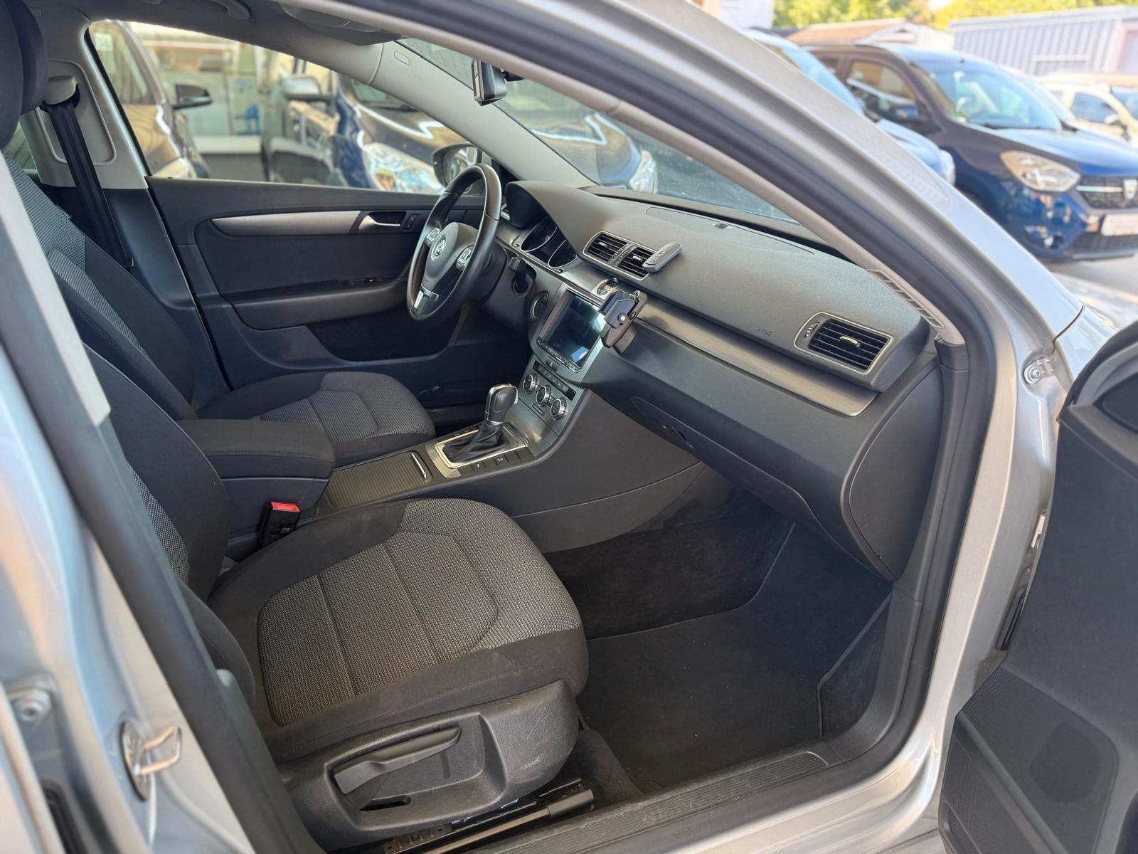 Volkswagen Passat Variant DSG*SHZ*NAVI*KAMERA*8-fach BR*