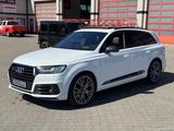 Audi SQ7 4.0 TDI, PANORAMA, ALLRADLENKUNG, 22" - weiße Audi SQ7