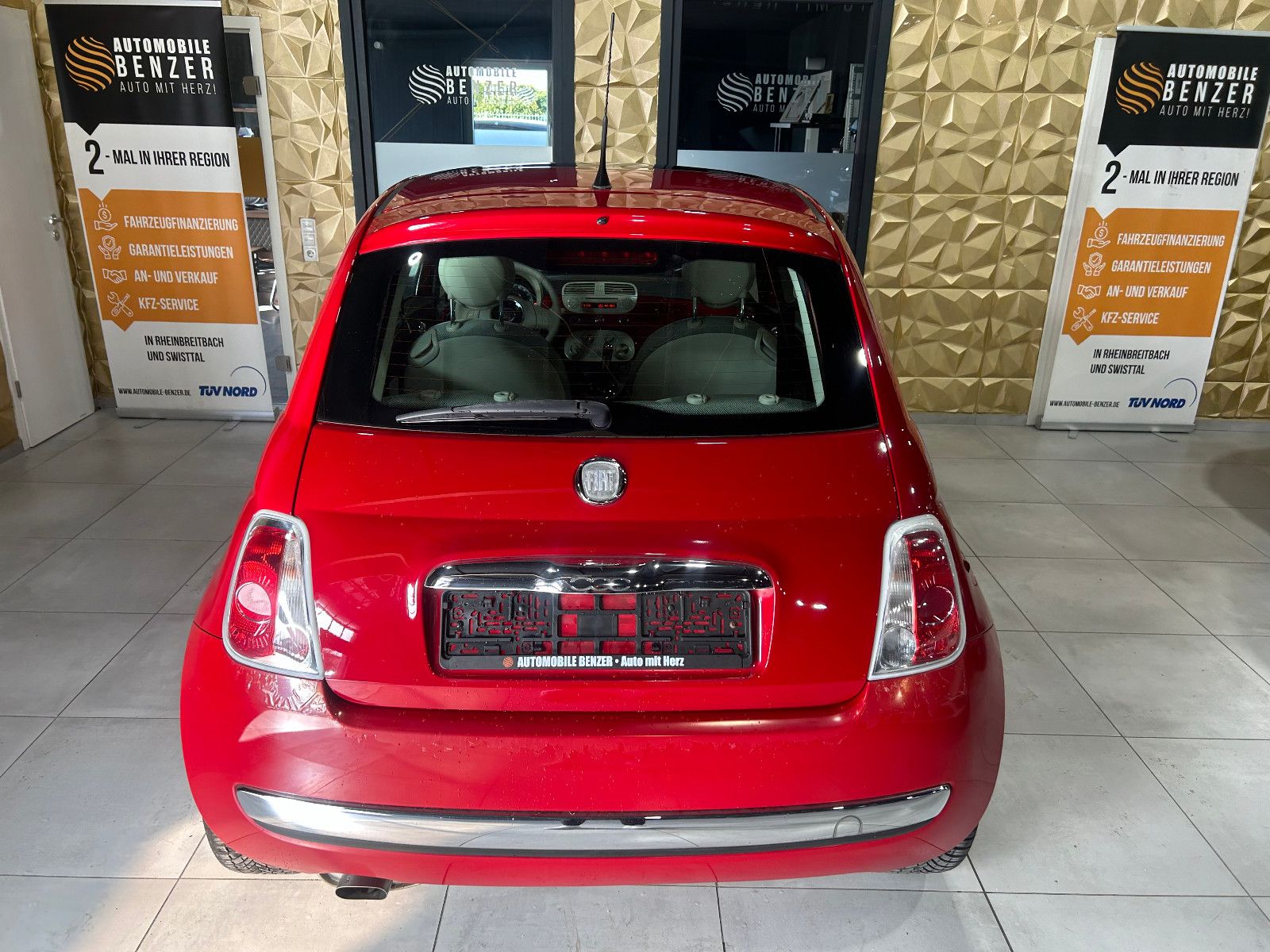 Fahrzeugabbildung Fiat 500 Lounge/AUTOMATIK/PANO/KLIMA/1.HAND