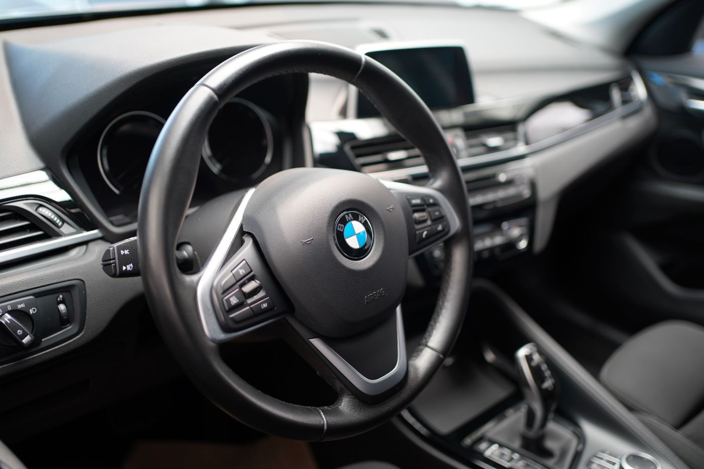 Fahrzeugabbildung BMW X1 xDrive 18d Sport Line +AHK+Park-& Drivingassi