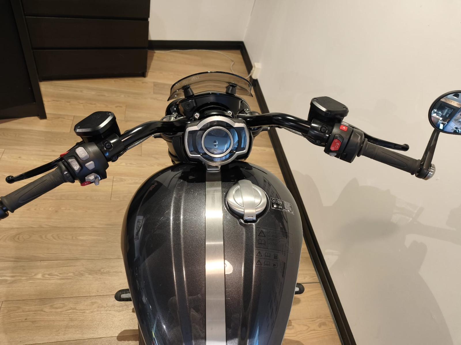 Triumph ROCKET 3 GT STORM Ausstellungsbike Modell 25