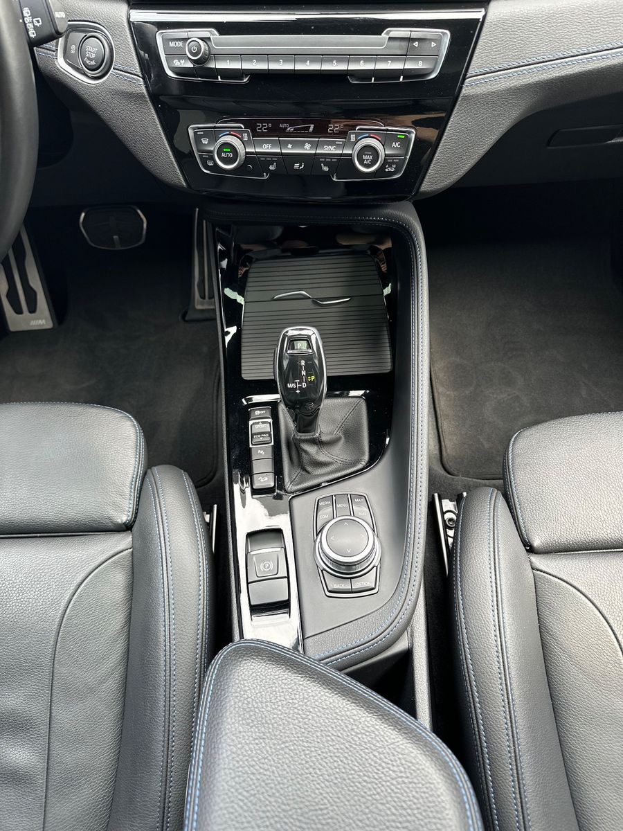 Fahrzeugabbildung BMW X2 M35i NAV+LED+PANO+HUD+KAM+SHZ+PDC+DAB+KLIMA