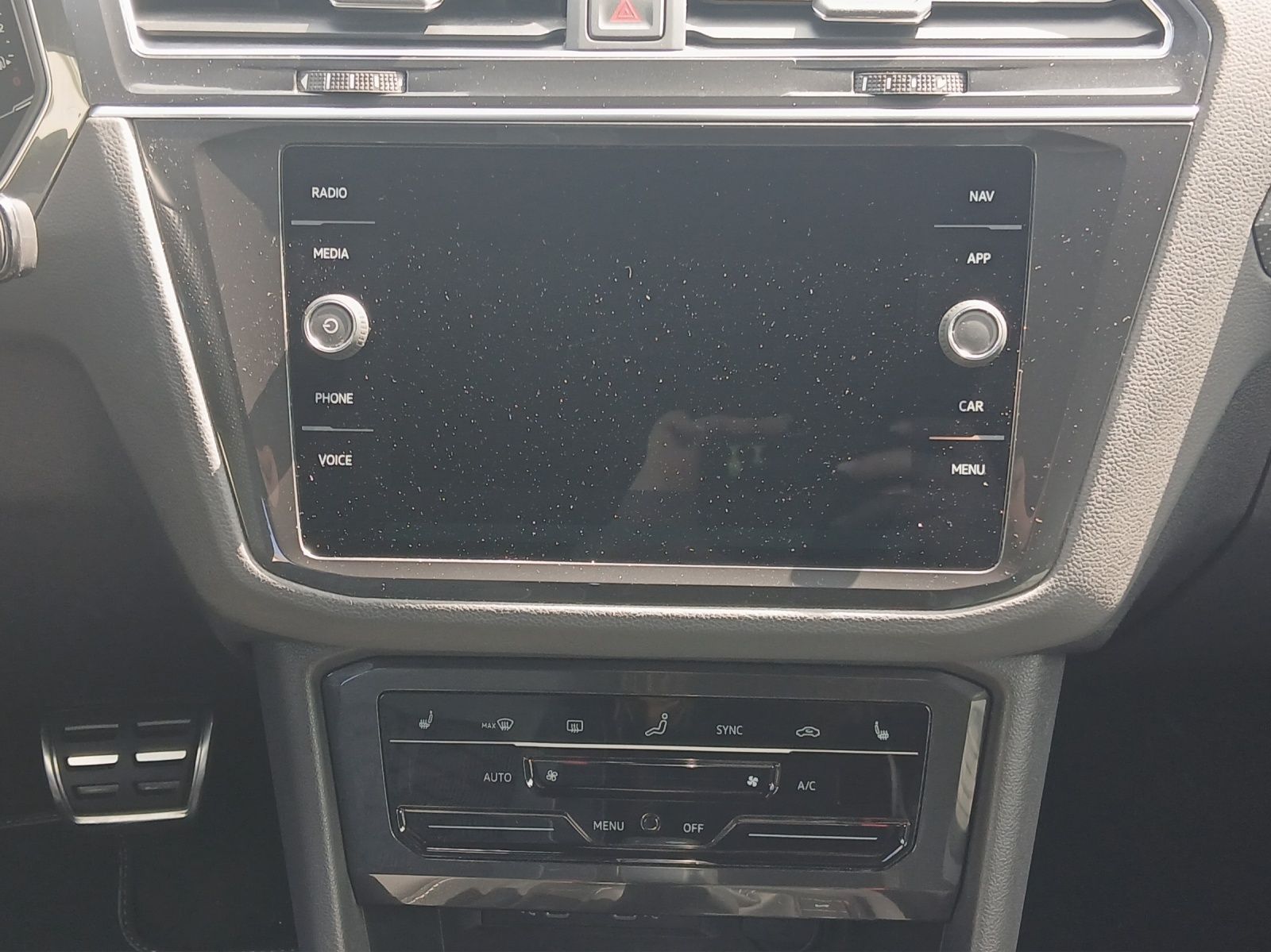 Fahrzeugabbildung Volkswagen Tiguan TDI R-Line DSG 4M Matrix AHK Navi AID ACC