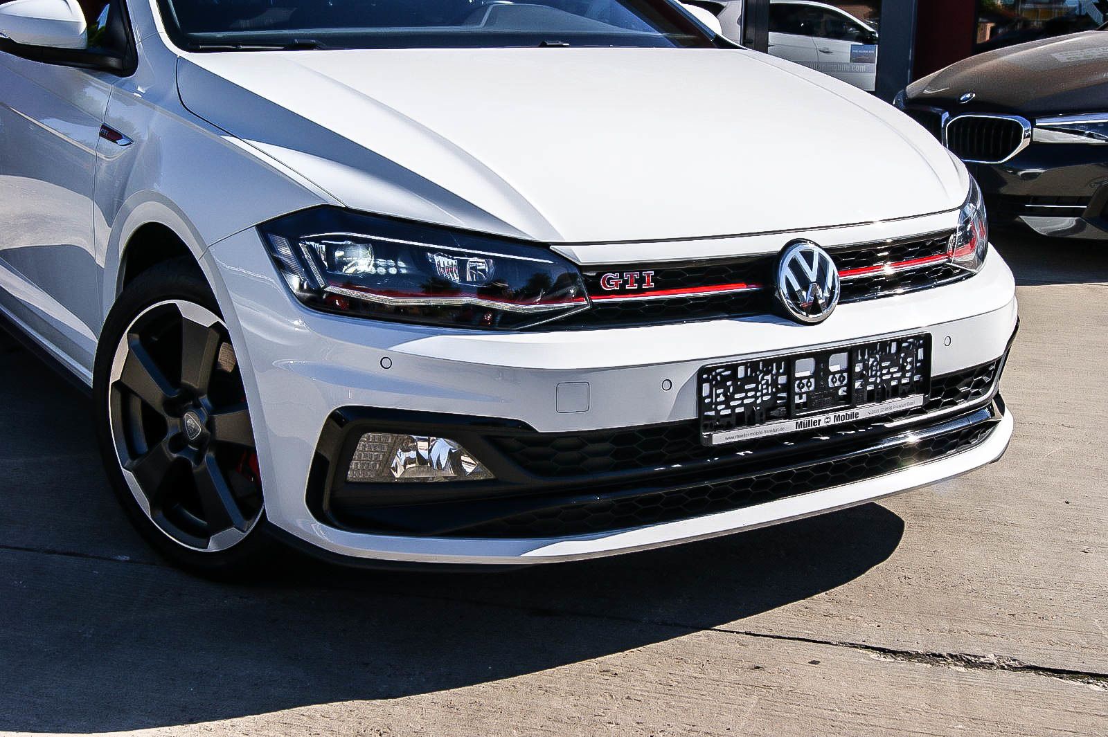 Fahrzeugabbildung Volkswagen Polo GTI 2.0 TSI DSG NAVI LED ACC SPORT 1.HAND