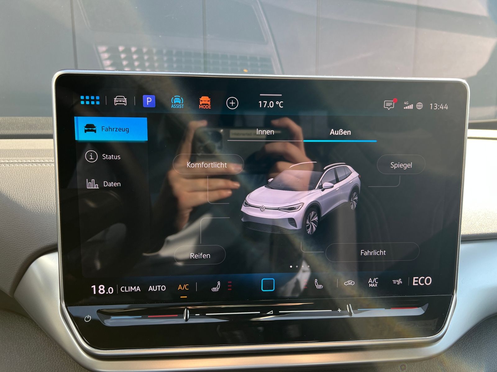 Fahrzeugabbildung Volkswagen ID.4 Pro 210 kW *Infotainment-Paket, Design-Pake