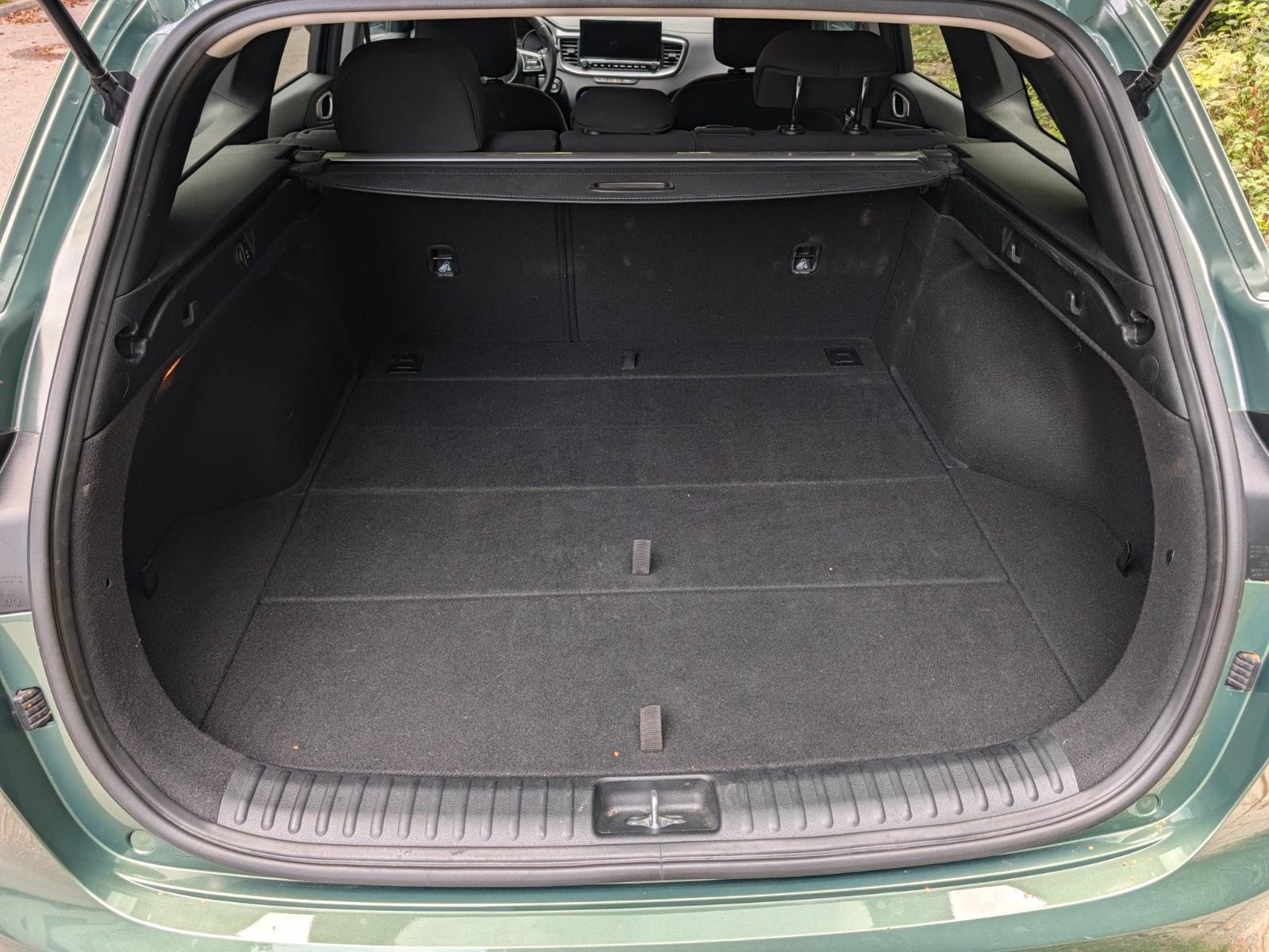 Kia cee'd SW 1.5 T-GDI DCT, AHK, LH, Keyless, 17 Zol