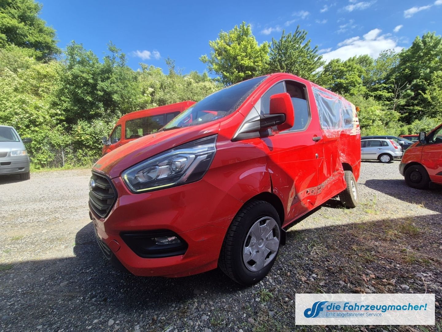 Fahrzeugabbildung Ford Transit Custom Kombi 320 L1 *UNFALLWAGEN *3201