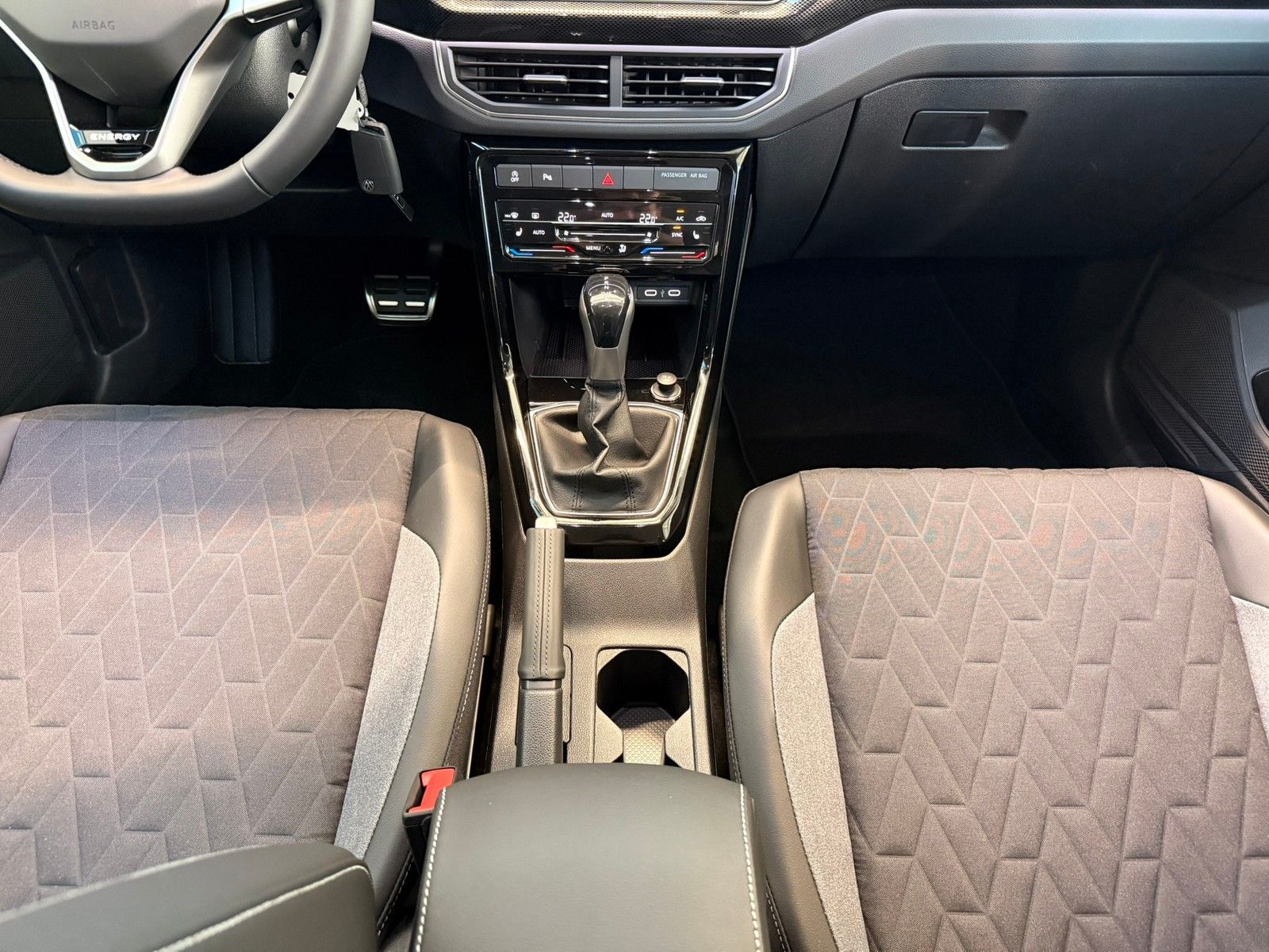 Fahrzeugabbildung Volkswagen T-Cross Energy 1.0 TSI DSG + AHK + Kamera + Navi