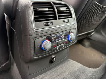 Audi A6 Allroad - 12