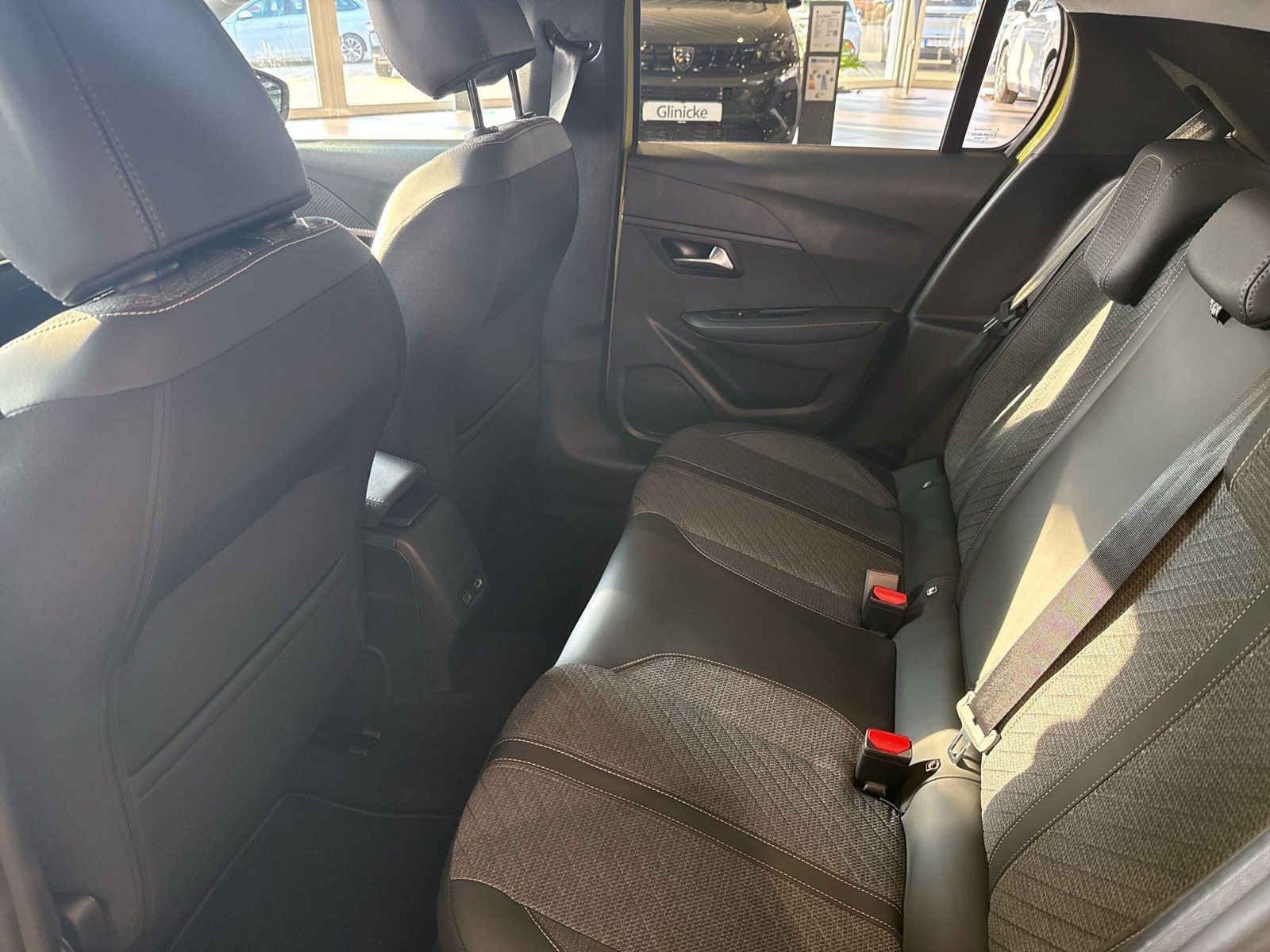 Peugeot 208 - Bild 8