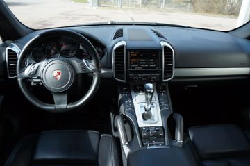 Porsche Cayenne - 8