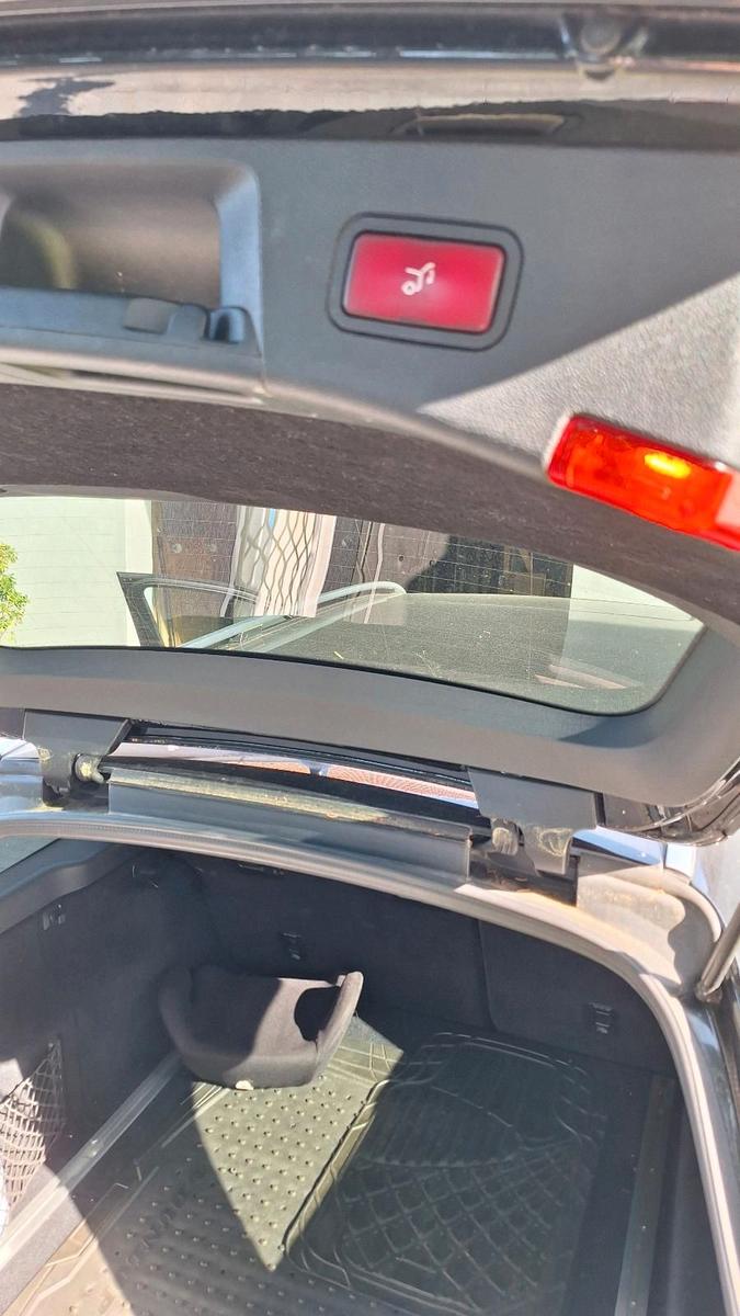 Mercedes-Benz E350 2010 — photo 15