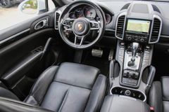 PORSCHE Cayenne S Diesel/ LUFTFAHR. PASM / PDLS+/ BOSE PORSCHE Cayenne S Diesel/ LUFTFAHR. PASM / PDLS+/ BOSE