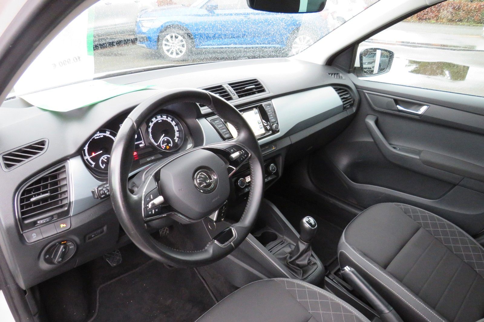 Fahrzeugabbildung SKODA Fabia Combi Ambition AHK SITZH. NAVI PDC 1.HD