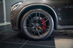 MERCEDES-BENZ GLC 63 S AMG*PANO*HEADUP*BURM*AHK*PERFORM*360*