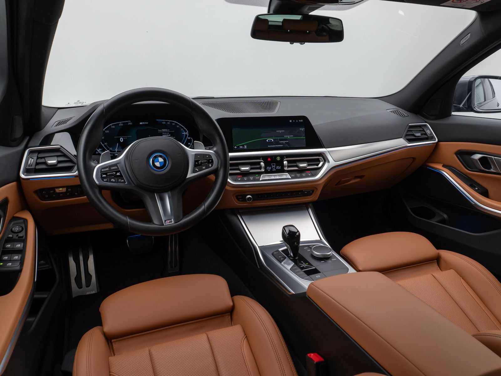 Fahrzeugabbildung BMW 330e  M Sport Kamera Laser HUD DAB HiFi Komfort