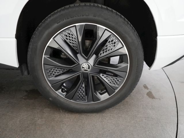 Karoq SPORTLINE TDI DSG 4x4+AHK+NAVI+PANORAMADAC