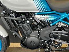 ROYAL ENFIELD Guerrilla 450 BRAVA BLUE +++  Letztes Bike  +++