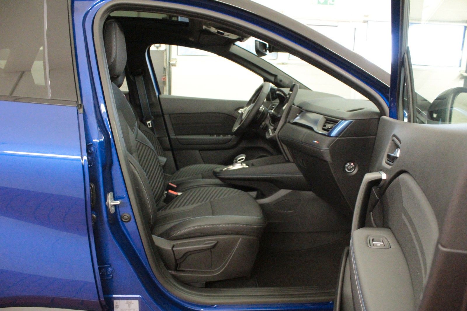 Fahrzeugabbildung Renault Captur Mild Hybrid 160 EDC Esprit Alpine