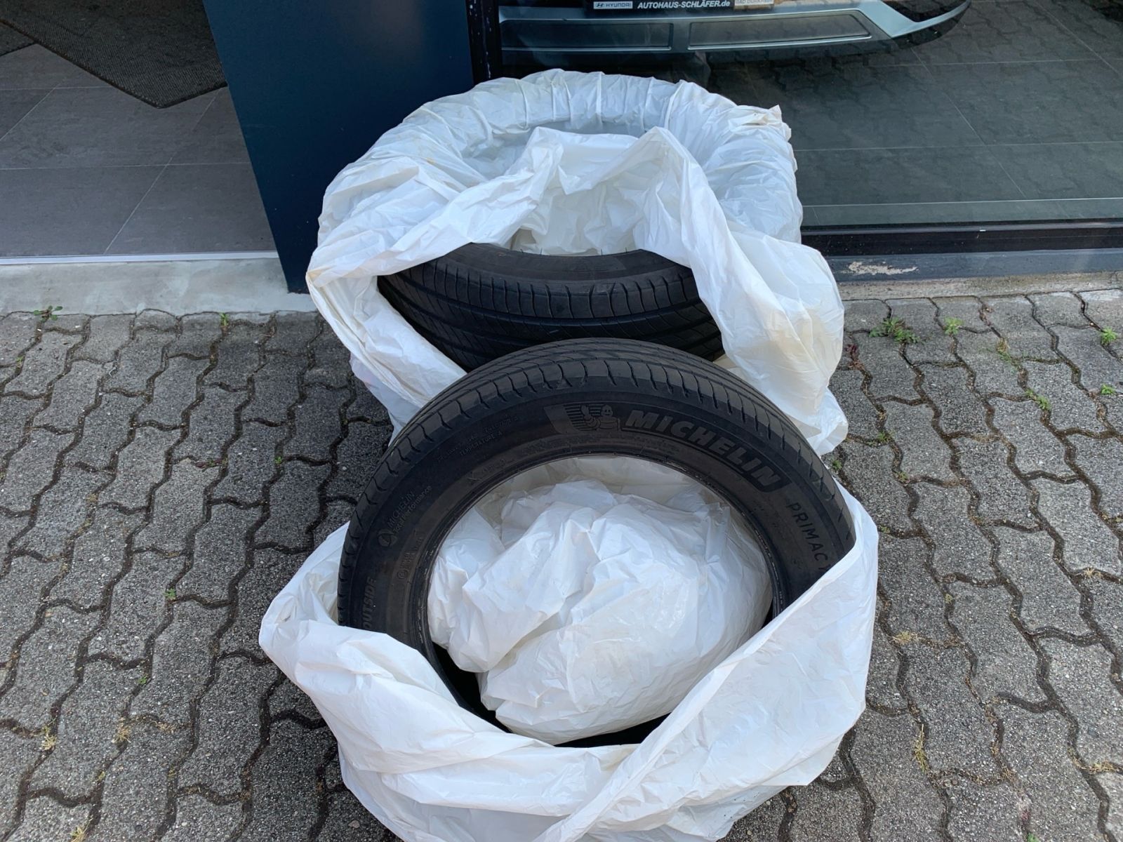 Fahrzeugabbildung Hyundai KONA Trend Elektro 64 kWh Navi Assistenz-Pak. 1H