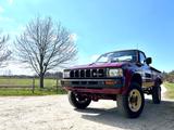 Toyota Hilux 1982 4WD zum herrichten - Toyota Hilux mit Benzin-Antrieb