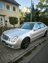 Mercedes-Benz Mercedes W211  E Klasse  E240 LPG - Mercedes-Benz E 240 mit LPG-Antrieb: Automatik