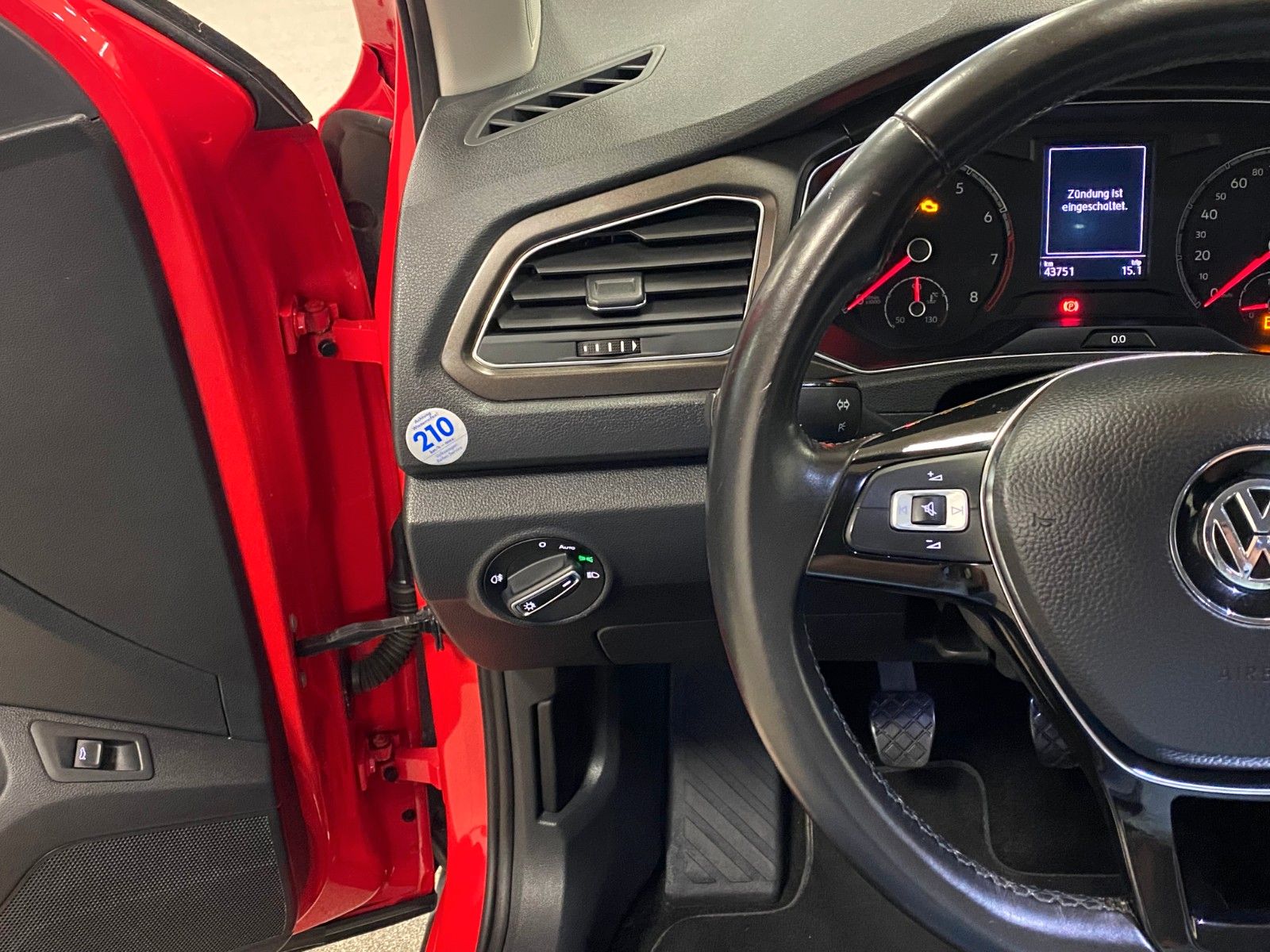 Fahrzeugabbildung Volkswagen T-Roc 1.0 TSI Style+NAVIGATION+SHZ+PDC+17"ALU+++