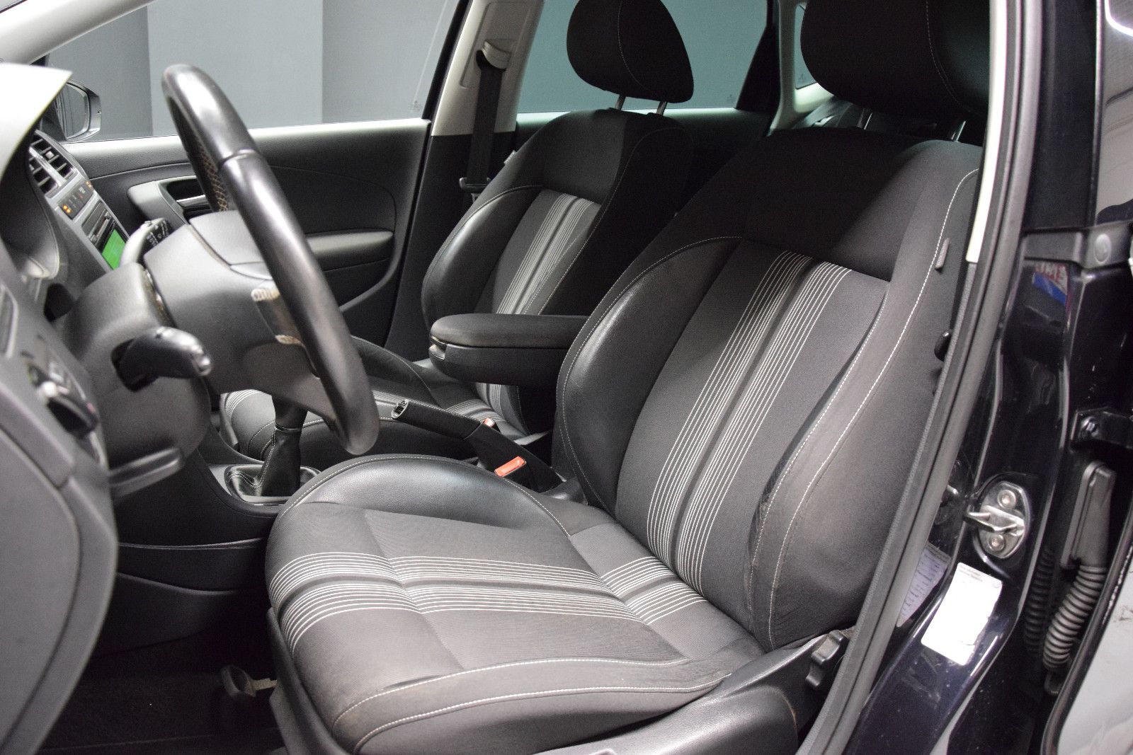 Fahrzeugabbildung Volkswagen Polo V Match Sitzheizung Climatronic PDC