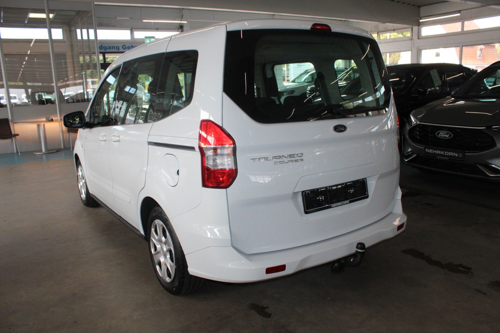 Fahrzeugabbildung Ford Tourneo Courier 1.5 TDCi Trend AHK KLIMA WinterP